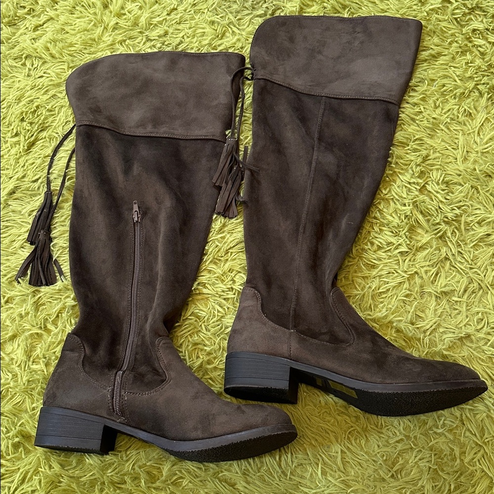 Chic Brown Suede Like Heeled Boots